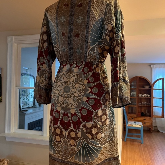 Absolutely stunning unique silk Hale Bob tunic. $75 small - Picture 3 of 5